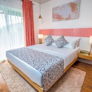 The Breeze Luxury Нувара-Элия